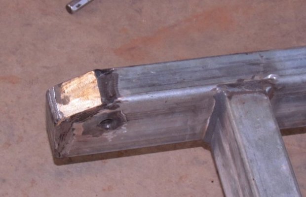 6. Trailer end sleeved to hold the wobbly roller arm Bolt IMG_0551.jpg