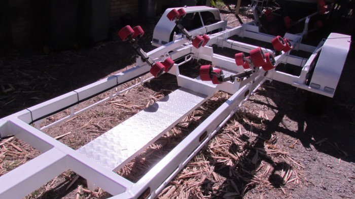 4 Boat trailer walkway IMG_0686.jpg