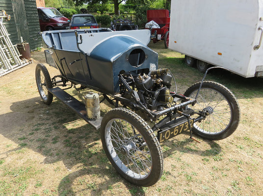 002 Stripped ready to remove the body.jpg