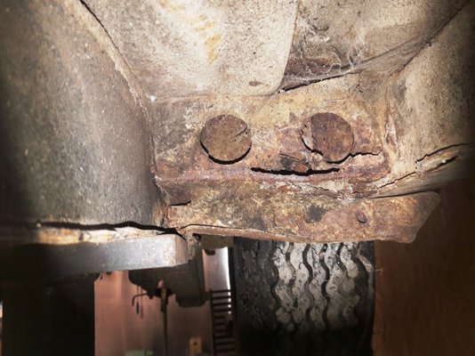 left rear jacking point.jpg