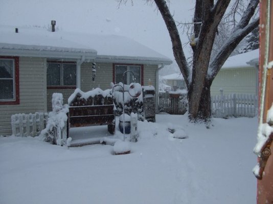 snowhouse.jpg