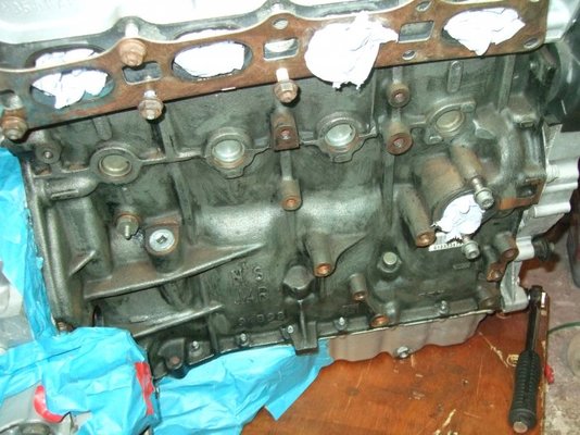 Engine block, paint brackets etc 001.jpg