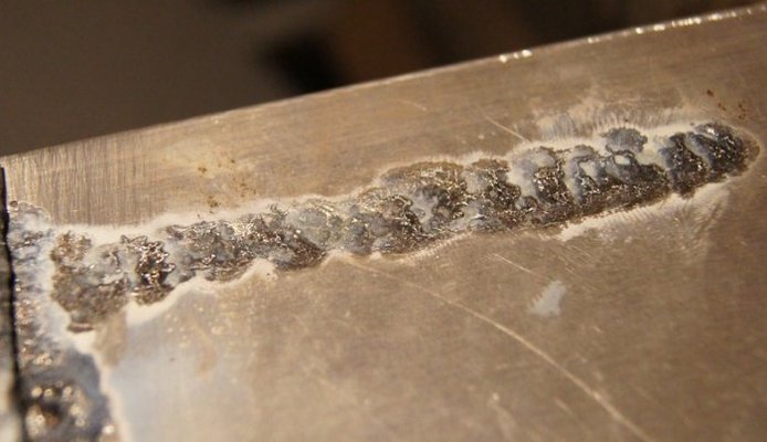 crap bead run#1 - no weld pool.jpg