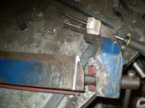 PA040026broken vice.JPG