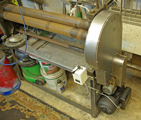 76mm x 1m pyramid rolls.jpg