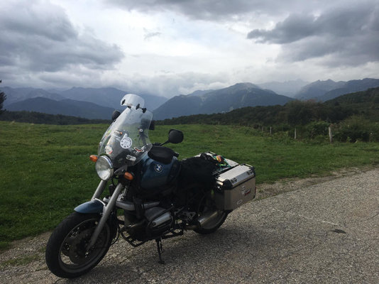 BMW in france.jpg