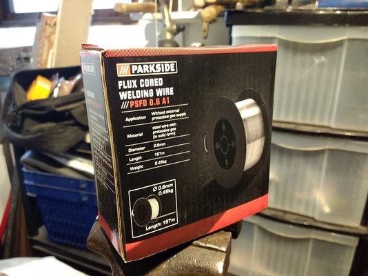 Lidl 06 fluxcore wire.jpg Lidl 06 fluxcore wire.jpg