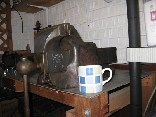 Notchy & mug 006.JPG
