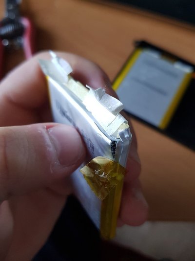 Laptop cell.jpg