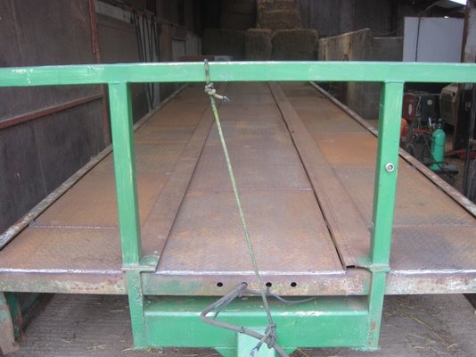 trailer floor front.jpg