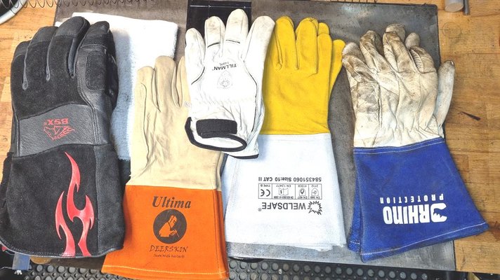 gloves-01.jpg
