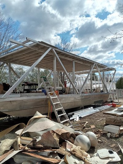 HouseBoat.jpg