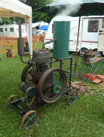 Lister_L_type_engine,_Abergavenny_steam_rally_2012.jpg