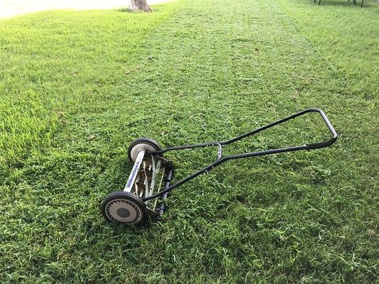 manual-hand-push-mower.jpg