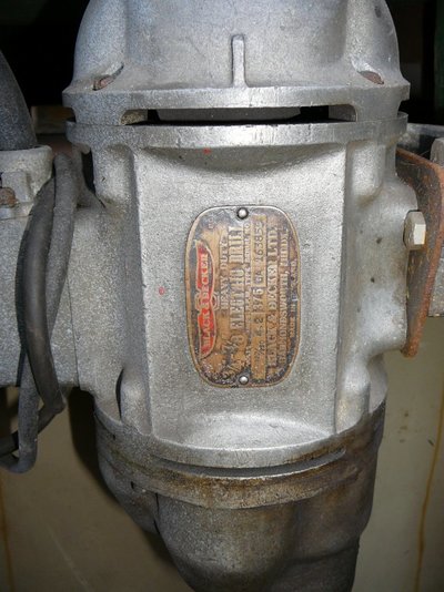 cracked blades black&dek 037.jpg