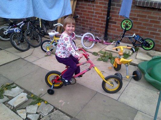 kids bike 001.jpg