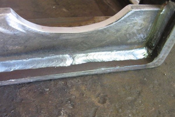 3. winch frame end weld IMG_0378.jpg