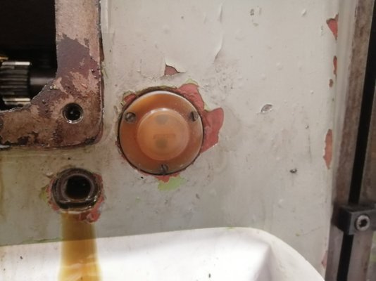 gearbox level glass 2.jpg