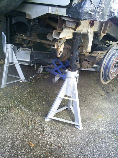 axle stand.JPG