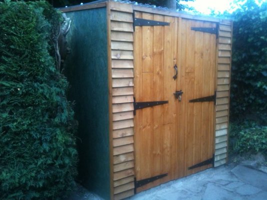inside shed 004.jpg