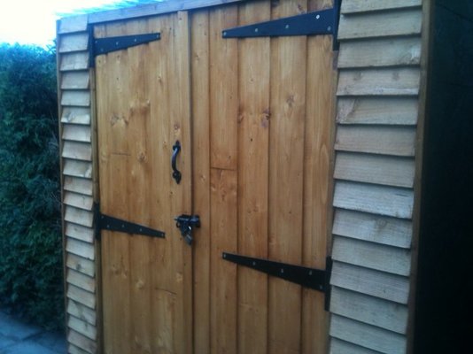 inside shed 007.jpg