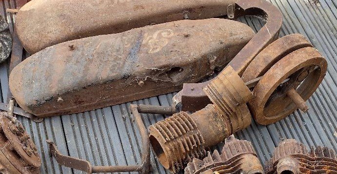 Early cylinder crank.jpg