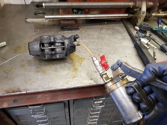 caliperpiston.jpg
