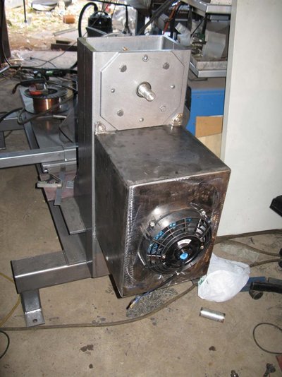 29. Fan installed on motor cover IMG_0708.jpg