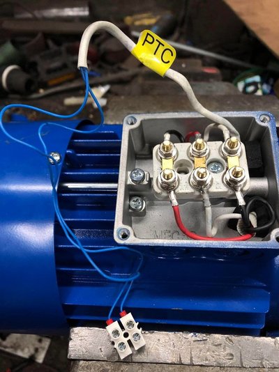 3 pase motor with extra connector.jpg