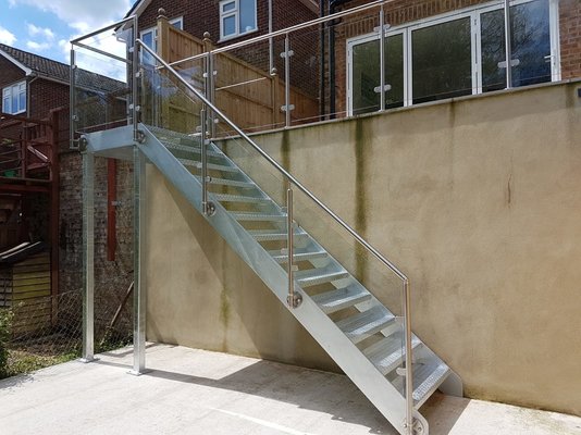 metal-and-glass-external-staircase-1.jpeg