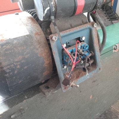 motor terminal box.jpg