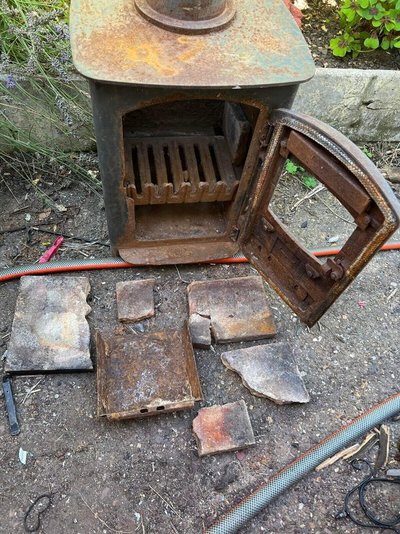 Valor Cast Iron Log Burner 1.jpg