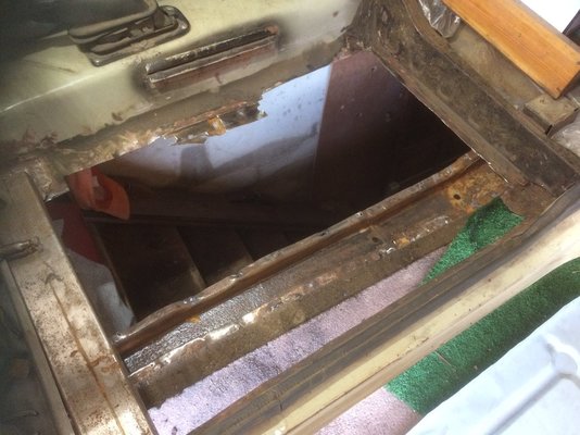 Escort rear LH floorpan 019.JPG