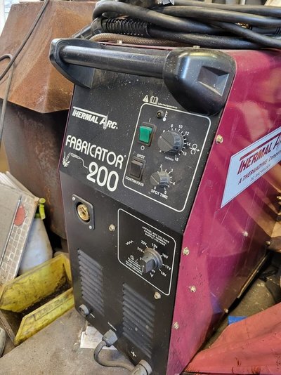 Thermal Arc Fabricator 200 front panel.jpg Thermal Arc Fabricator 200 front panel.jpg