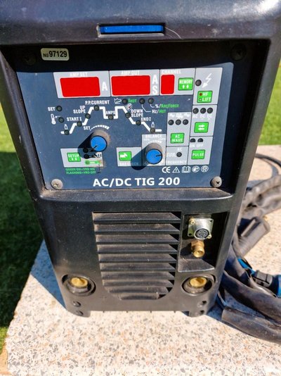 2APEX AC-DC TIG200.jpg