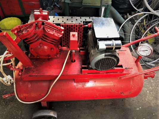 compressor 2.jpg compressor 2.jpg