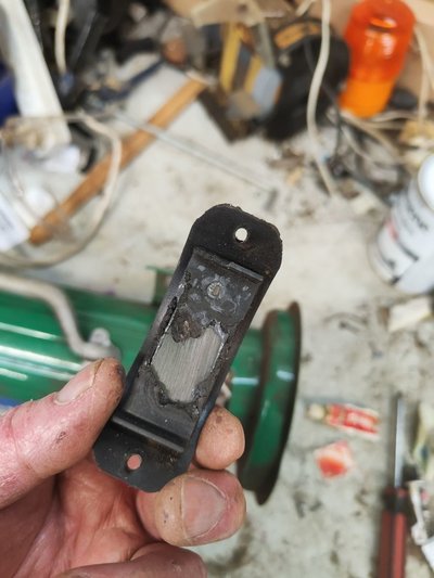 broken - inside.jpg broken - inside.jpg