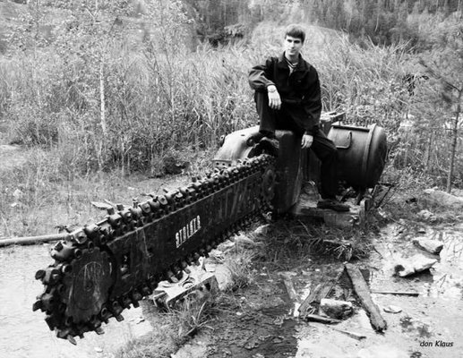 Giant-Chainsaw-1.jpg