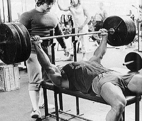 arnold-schwarzenegger-bench-press.jpg
