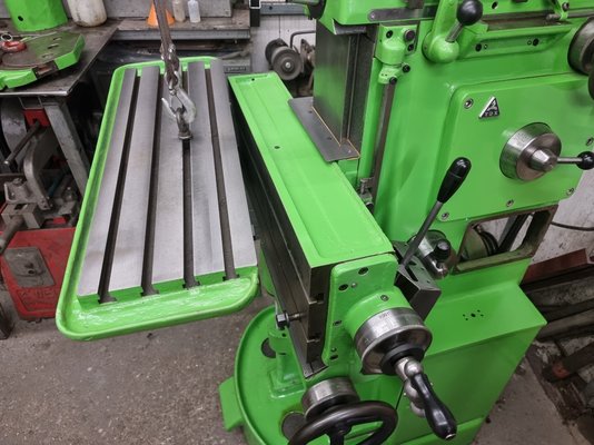 Fixed table crane (1).jpg
