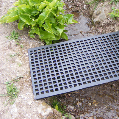 landscaping-with-cast-iron-.jpg