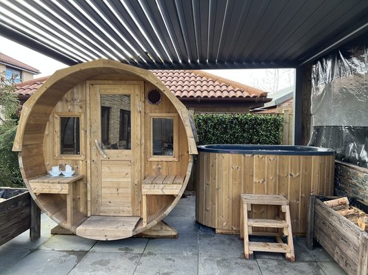 barry-sauna-new-hot-tub-scaled.jpg