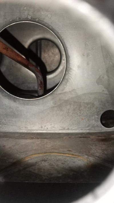 tank internals.jpg
