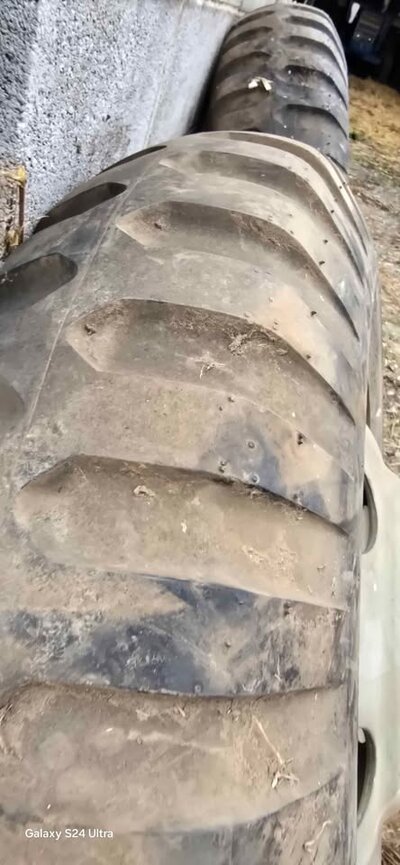 9x20 tyre.jpg
