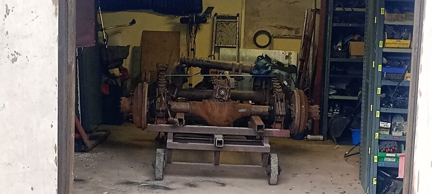 axles inside.jpg