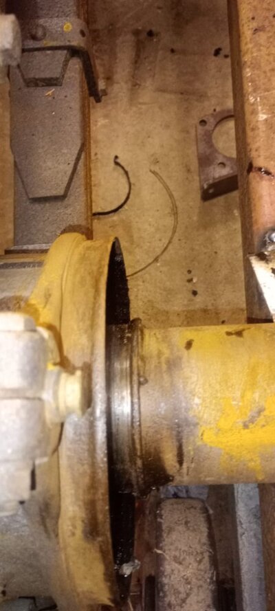 axle gaiter flanges.jpg