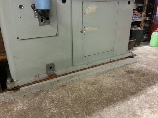 lathe bed.jpg