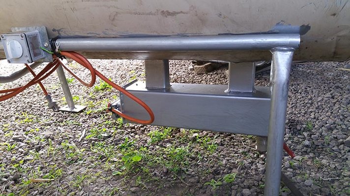 Heating element tank and simmerstat.jpg