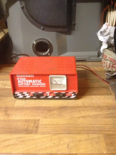 battery charger.jpg