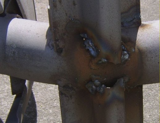 scooter bottom  crap welds 2.jpg